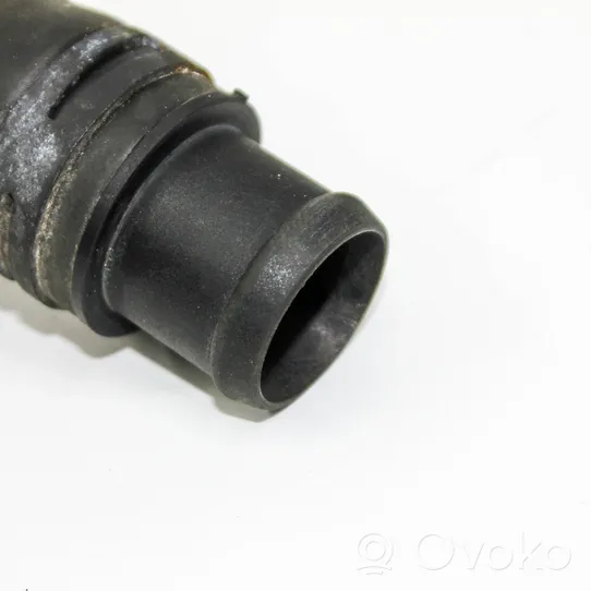 Audi Q3 8U Tuyau de liquide de refroidissement moteur 3B0122291L