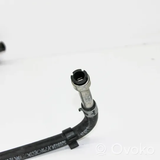 Audi Q3 8U Tuyau d'alimentation conduite de carburant 06J133986AC