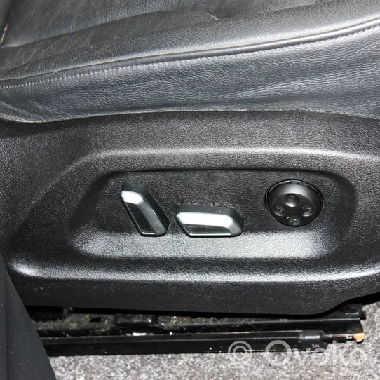 Audi Q3 8U Seat set 