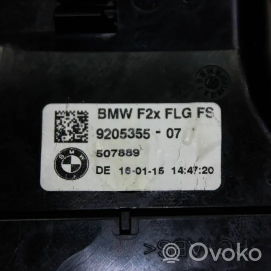 BMW 2 F22 F23 Garniture, panneau de grille d'aération 9205355