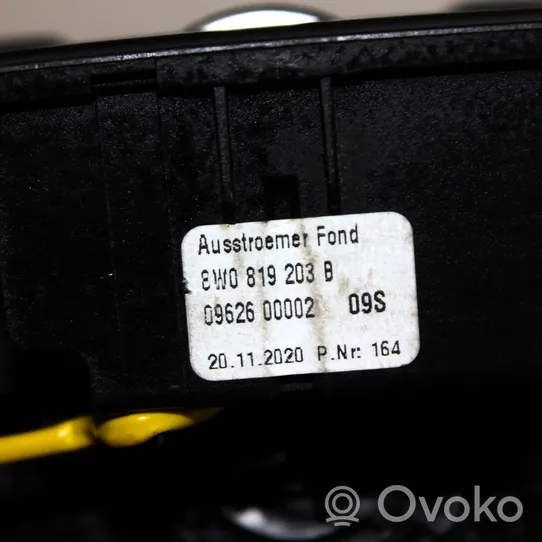 Audi A4 S4 B9 Kita centrinė konsolės (tunelio) detalė 8W0819203B