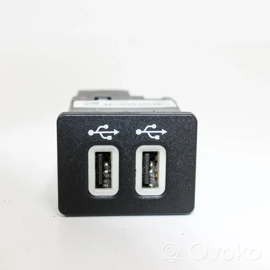 Ford F150 USB-pistokeliitin KL3T14F014AA