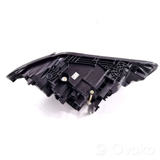 BMW 5 G30 G31 Priekinio žibinto detalė 9850601-06