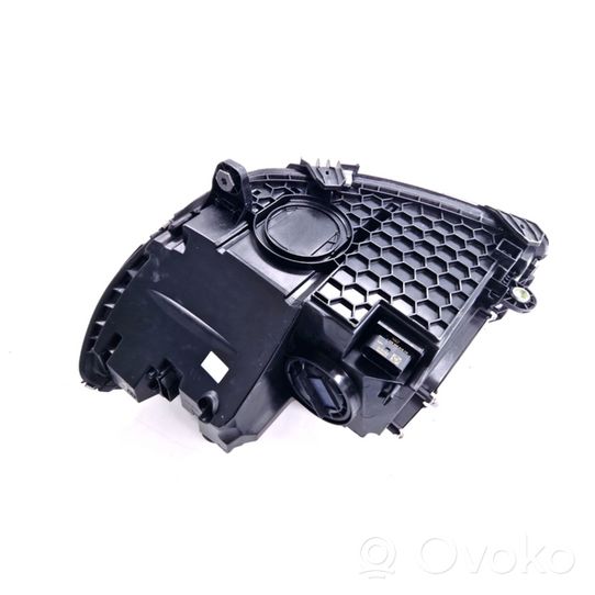 Mercedes-Benz C W206 Lampa przednia A2069067203