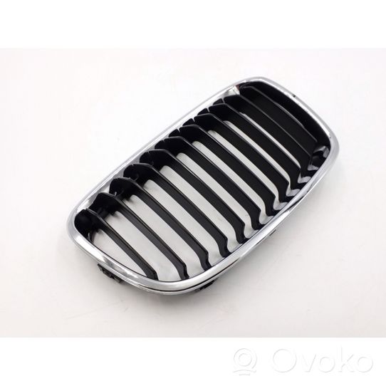 BMW 1 F20 F21 Maskownica / Grill / Atrapa górna chłodnicy 51137239022