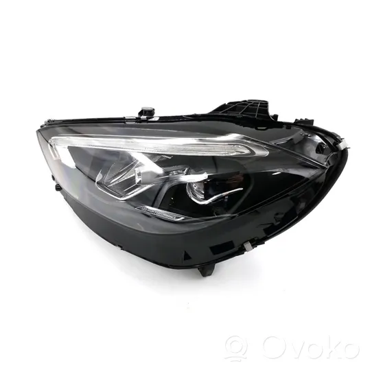 Mercedes-Benz C W206 Lampa przednia A2069067103