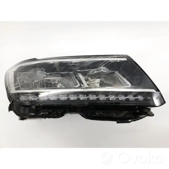 Volkswagen Tiguan Lampa przednia 5NB941036D