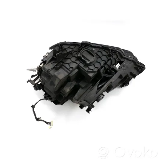 BMW 8 G15 Lampa przednia 8739590