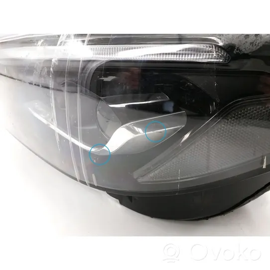 Mercedes-Benz B W247 Lampa przednia A4209063800