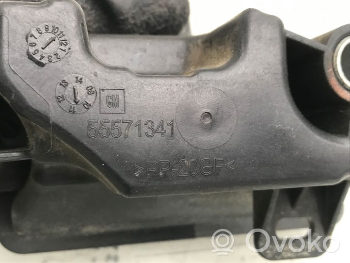 Opel Corsa D Réservoir d'air sous vide 55571341