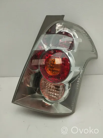 Toyota Corolla Verso E121 Żarówka lampy tylnej 815510F020