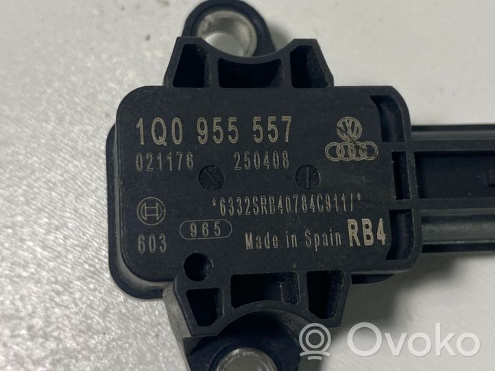 Volkswagen Eos Airbag deployment crash/impact sensor 1Q0955557