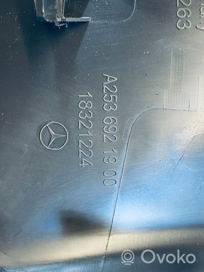 Mercedes-Benz EQC Muu kynnyksen/pilarin verhoiluelementti A2536921900