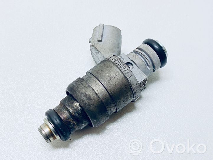 Mitsubishi Colt Injecteur de carburant MR988977