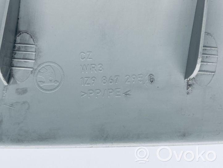 Skoda Octavia Mk2 (1Z) Rivestimento montante (C) 1Z9867295G
