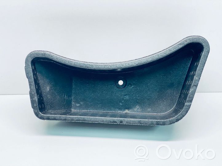 Volkswagen Touareg II Boîte à outils 7P6863220