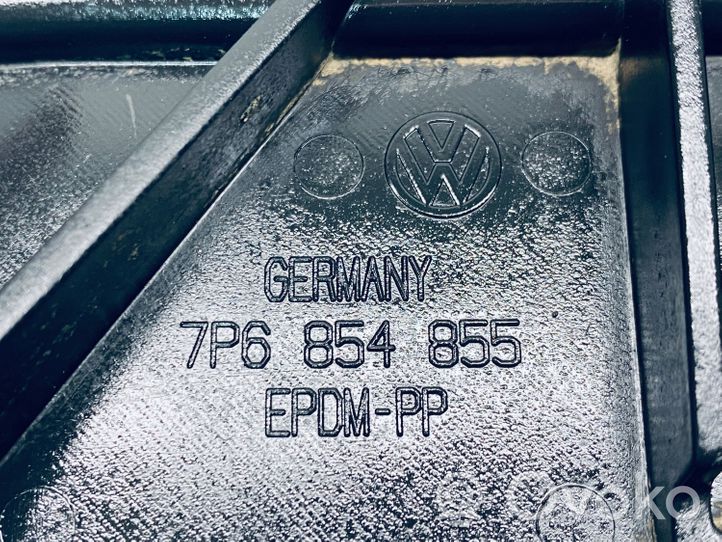Volkswagen Touareg II Parafango posteriore 7P6854855