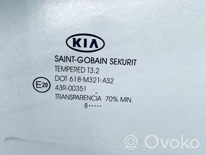 KIA Ceed Luna de la puerta trasera 834211H500