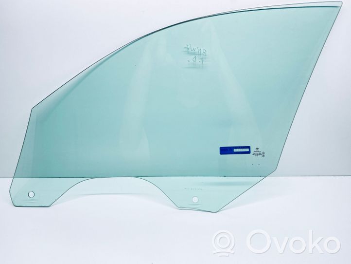 BMW 7 E65 E66 Front door window glass four-door 8223840
