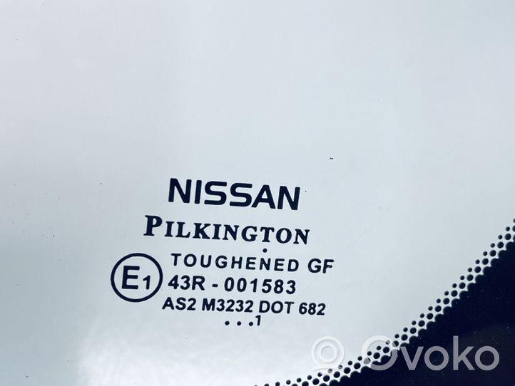 Nissan Note (E11) Galinis šoninis kėbulo stiklas 833019U000