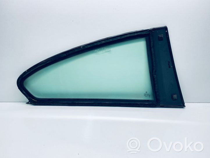 BMW 6 E63 E64 Fenêtre latérale avant / vitre triangulaire 7069221
