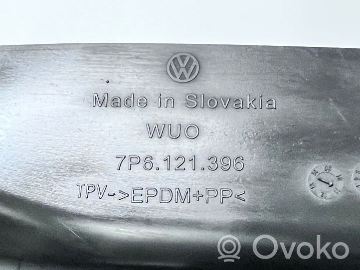 Volkswagen Touareg II Välijäähdyttimen ilmanohjauksen ilmakanava 7P6121396