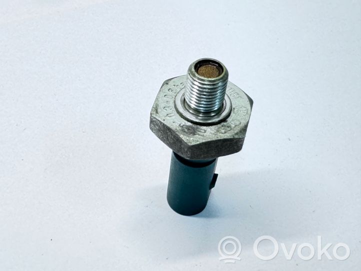 Volkswagen PASSAT B6 Sensore di pressione dell’olio 03C919081