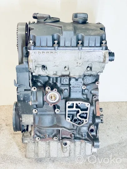 Skoda Fabia Mk2 (5J) Silnik / Komplet 045100033M