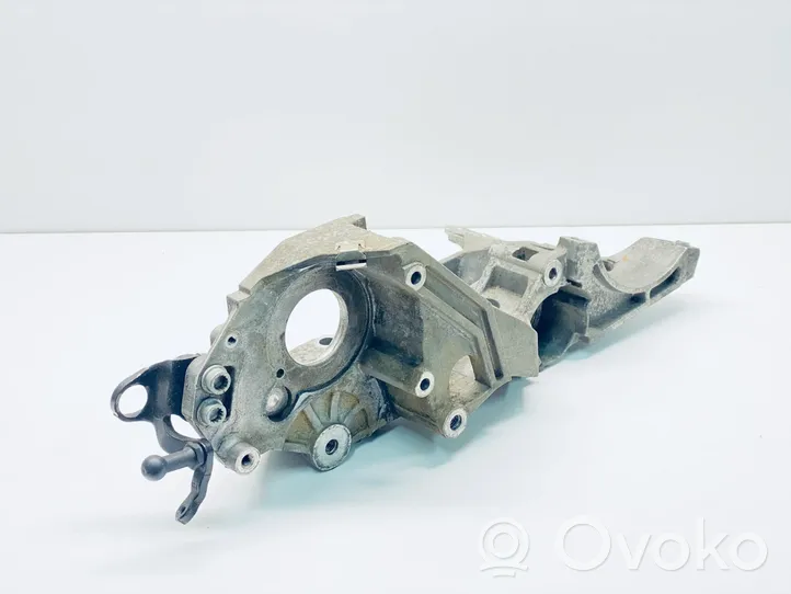 Volkswagen PASSAT CC Generator/alternator bracket 03L903139D