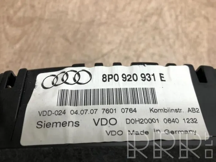 Audi RS3 8PA Licznik / Prędkościomierz 8P0920931E