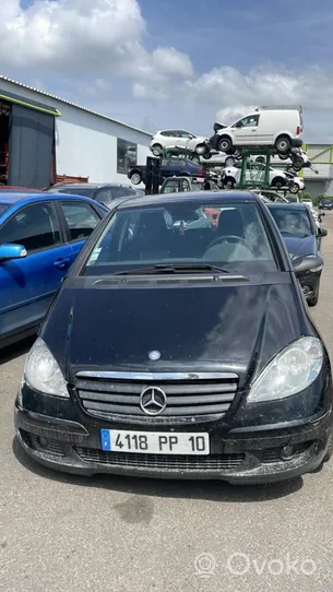 Mercedes-Benz A W169 Poutre de soutien de pare-chocs arrière 1696100114