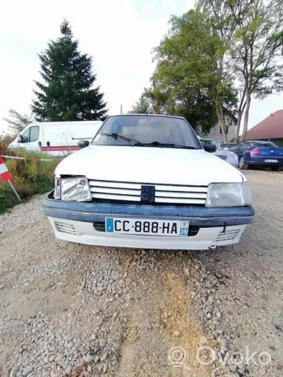 Peugeot 205 Couvercle, capot moteur 7901C5