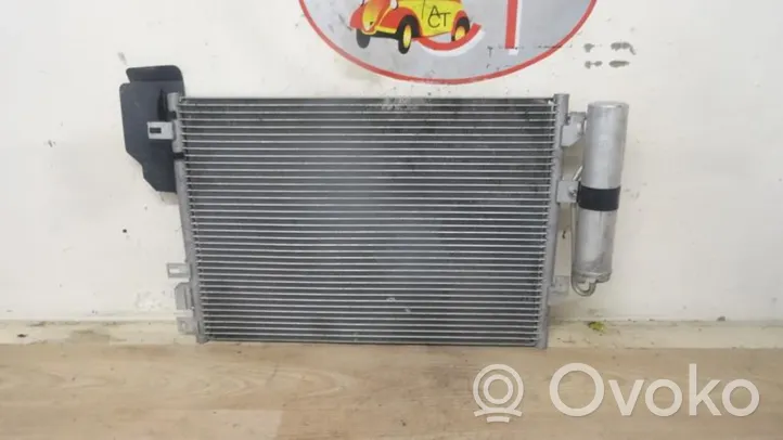 Renault Clio III Radiateur condenseur de climatisation 8200757789