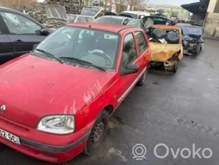 Renault Clio I Häikäisysuoja 7700829185