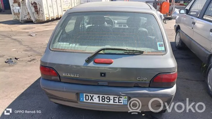 Renault Clio I Pompa spryskiwacza szyby przedniej / czołowej 8201626365