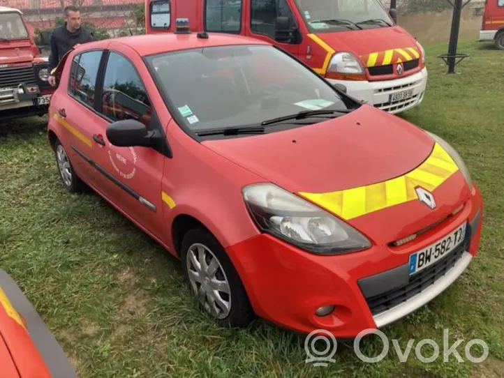 Renault Clio III Porte avant 7751479112