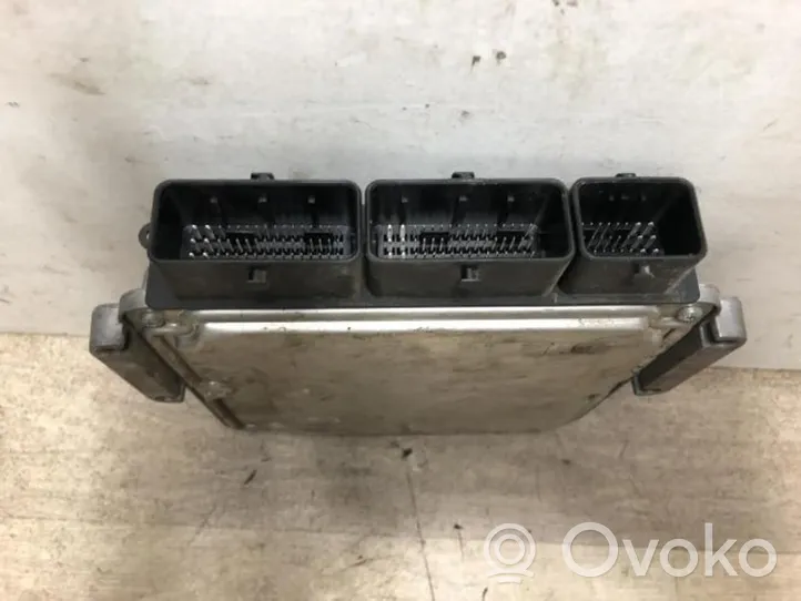 Renault Trafic II (X83) Sterownik / Moduł ECU 237103316R