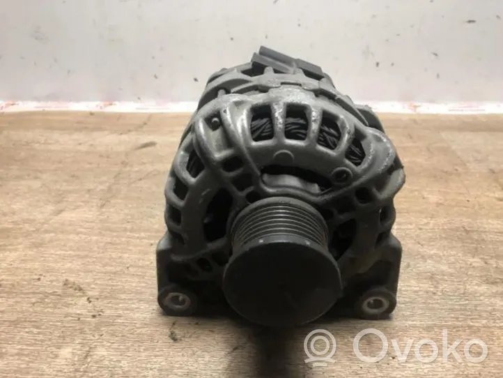 Renault Twingo III Alternator 231003071R