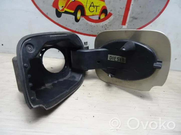 Renault Clio III Bouchon, volet de trappe de réservoir à carburant 8200290088