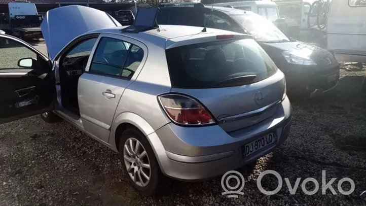 Opel Astra G Rivestimento paraspruzzi passaruota anteriore 13125603