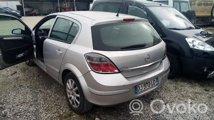 Opel Astra G Rivestimento paraspruzzi passaruota anteriore 13125602