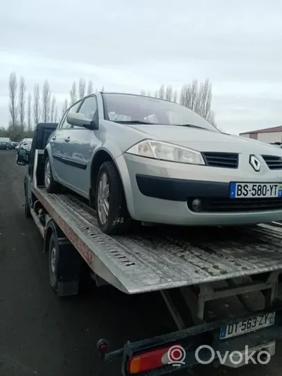 Renault Megane II Takaluukun/tavaratilan sarana 