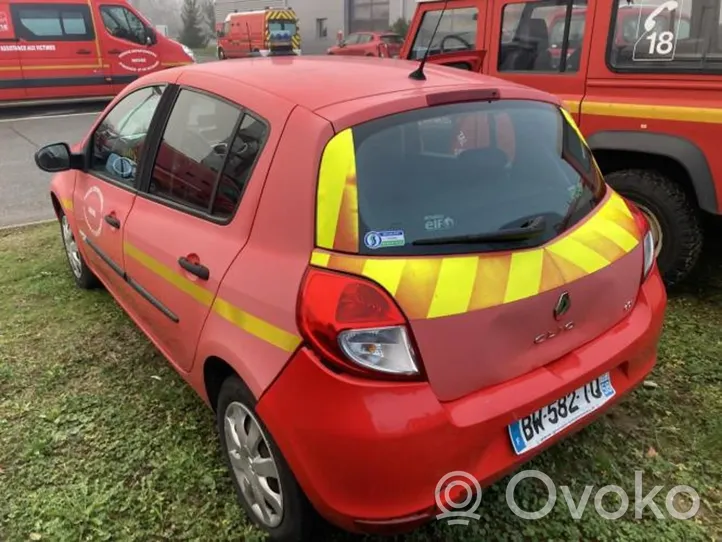 Renault Clio III Fibbia della cintura di sicurezza anteriore 8200750786