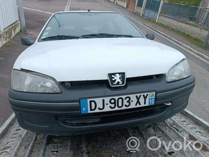 Peugeot 106 Держатель панели радиаторов (телевизора) 720996