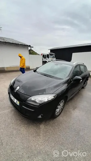 Renault Megane III Gumowa uszczelka drzwi tylnych / na karoserii 769240015R