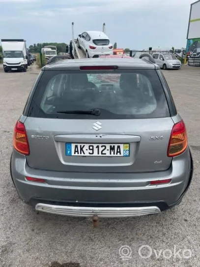 Suzuki SX4 Aizmugurējās jostas sprādze 