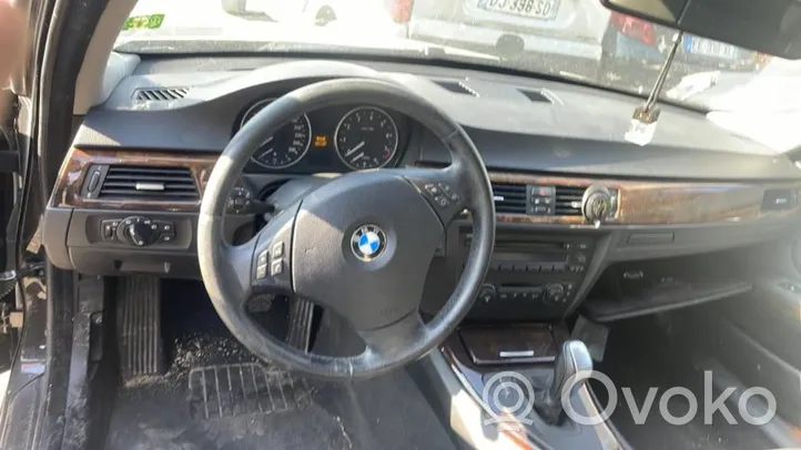 BMW 3 E90 E91 Tylna klapa bagażnika 41627151491