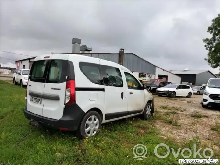 Dacia Dokker Staffa di rinforzo montaggio del paraurti posteriore 