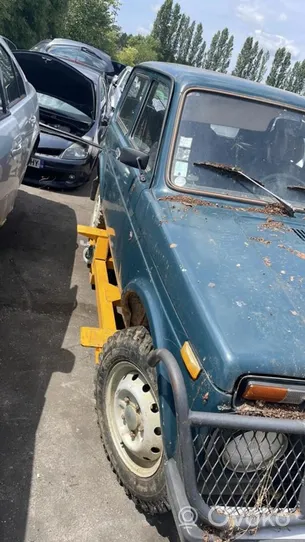 Lada Niva Ajovalon kannake 