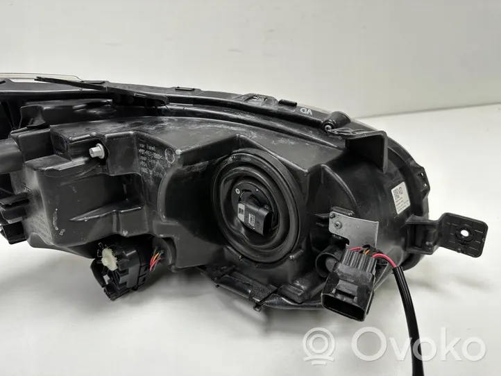 Subaru WRX STI Lampa przednia 84002-VA030